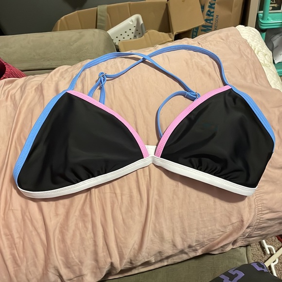 String bikini - Picture 2 of 4